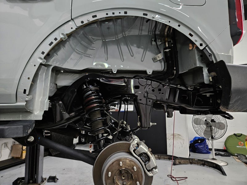 FORD 브롱코 반도체 기술 나노 투명코팅으로 하부 코팅 시공 시공 사진 5