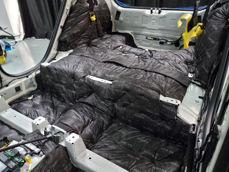 경형 SUV 캐스퍼 신차 풀 방음[엔진, 도어, 실내 바닥, 휀더]과 하부 방진 코팅 시공으로 주행 질감 향상 시공 사진 44