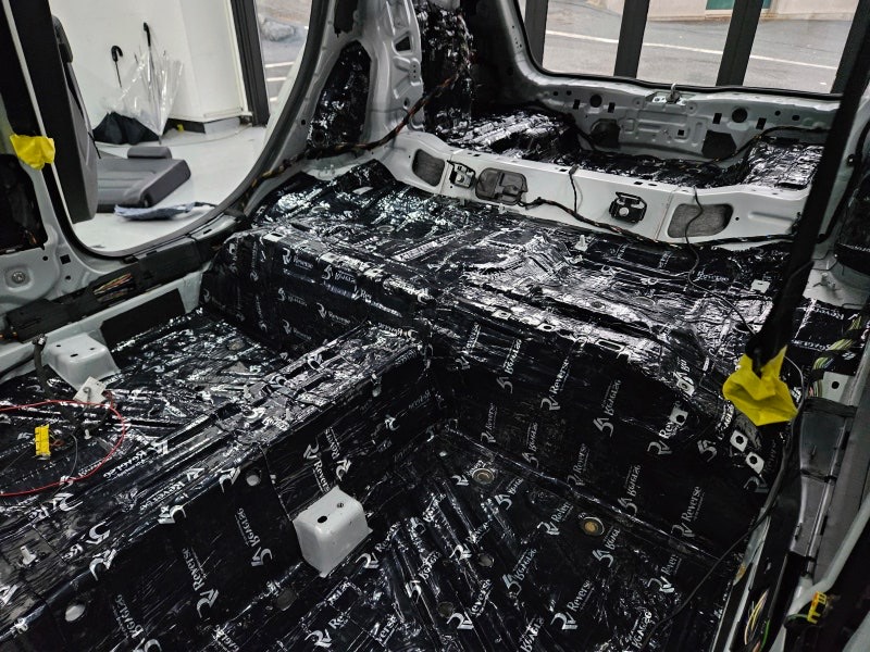 B 클래스 W245 자동차 방음 시공과 효과 시공 사진 11