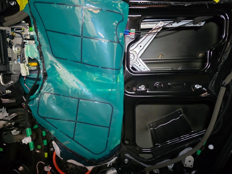 TOYOTA ALPHARD 도요타 알파드 풀 방음 + 하부 코팅 패키지 上 편 시공 사진 12