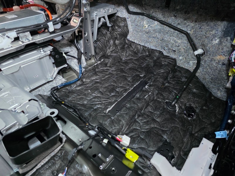 TOYOTA ALPHARD 도요타 알파드 풀 방음 + 하부 코팅 패키지 上 편 시공 사진 40