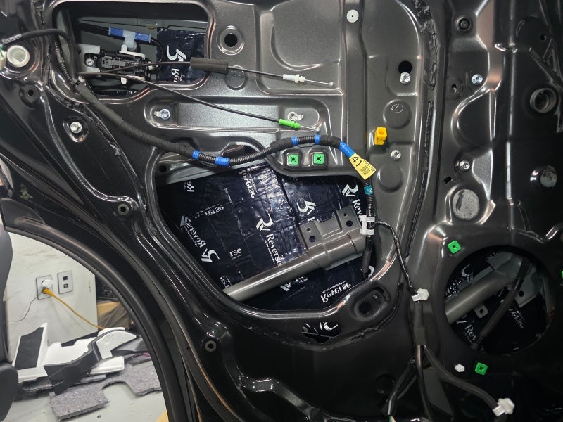자동차 방음 시공 _ 렉서스 nx300편 시공 사진 16
