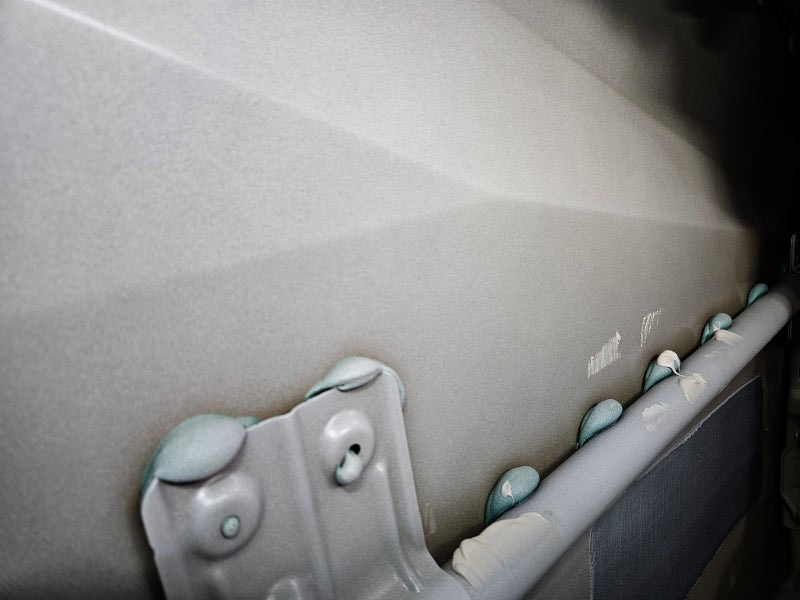LPI전체방음 시공을 아반떼 차량에 진행해 주었습니다! 시공 사진 2